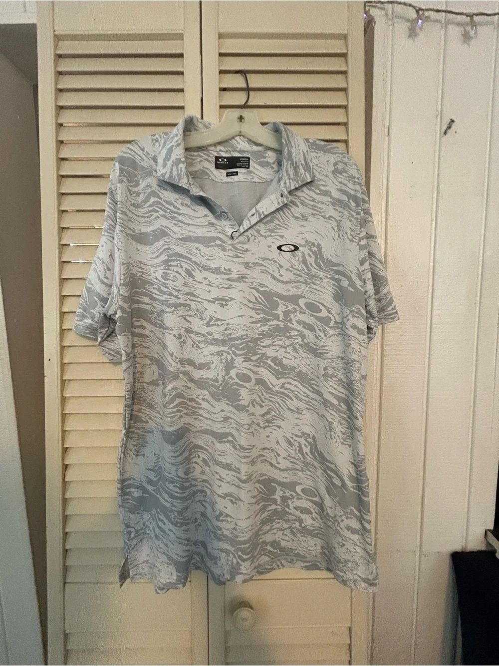 Oakley Men's Light Gray Marble-Pattern Polo